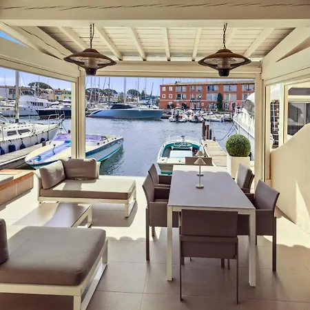Villa D'exception Avec Et Amarrage Prive A Port